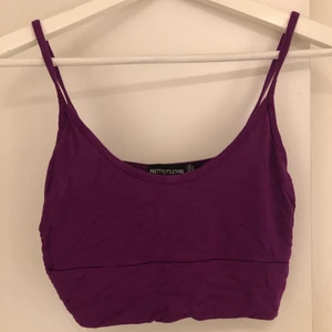 Topp  - Säljer  min top från prettylittlething 