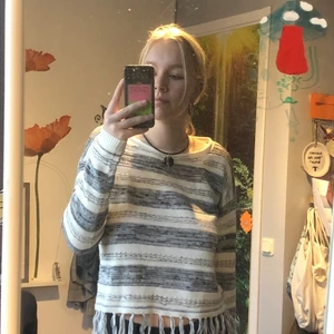 Mysig stickad tröja - Välj bland tröjor/toppar på min sida och få 4 för 99🥳