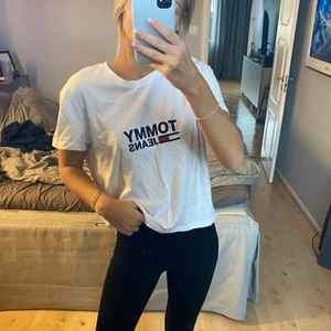 Tröja - Snygg t-shirt. Bra skick. Köparen står för frakten, kram💓