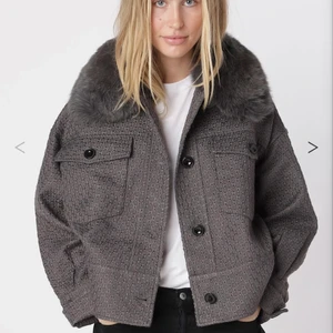 Meotine jacka - Säljer denna as snygga meotine jackan. Slutsåld och svår att få tag på. Köpt förra året men är i fint skick. Säljer för 3500kr!!! Kan tänka mig att gå ner i pris vid snabb affär!! 