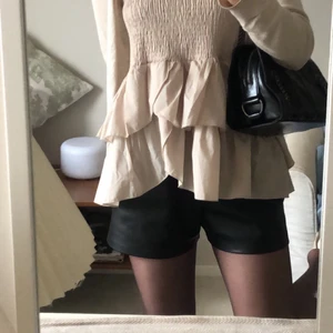 Skinn shorts - Intresse koll. Skriv om du är intresserad så kan vi diskutera pris<3 skriv privat för fler frågor och bilder💗💗