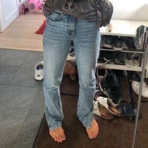 Blå raka jeans i storlek xs. Superfina men tyvär för små:/ 200+frakt💕