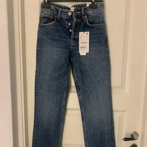 Zara mid rise jeans  - Säljer nu mina helt nya zara mid rise jeans då dem är för små för mig. 💕