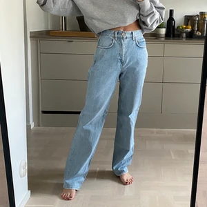 Jeans  - Jag är 163 lång. Frakt tillkommer