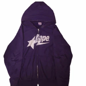Bape tröja  - Bape tröja jätte använd köpt på second hand 