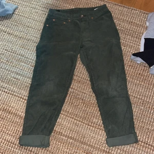 Manchester byxor! - Jätte bra skick typ använda 3 gånger! Lite skate stil! Skriv om ni vill ha fler bilder!🤩