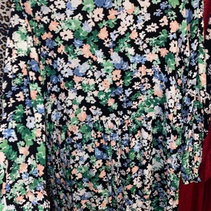 Klänning  - Långärmad klänning som är lång 