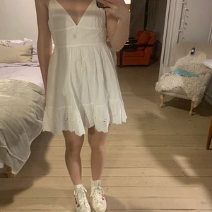 ZARA white basic dress💗💗 - Perfect for summer💕 shipping is not included!!! The dress is completely new, if you want more photos contact me!! 💗💗
