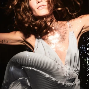 Silvrig klänning från zara! - Silvrig kläning från zara! Storlek M skriv privat för fler bilder. HELT OANVÄND, lapparna kvar