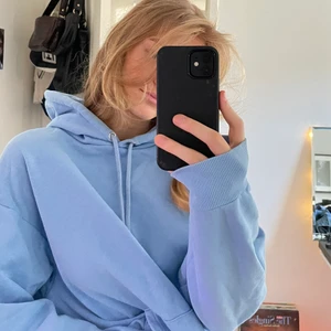 Monki Hoodie  - Mjuk och skön hoodie från Monki. Storlek M, perfekt lagom oversize! 