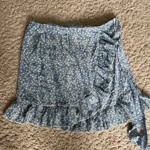 Kjol - Supergulliga kjol! Strlk M