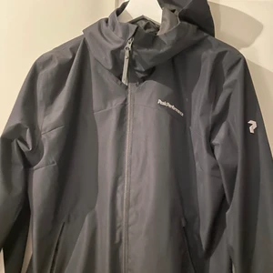 Peak performance jacka dam - En ny peak performance jacka i stl Xl. Bara testad.