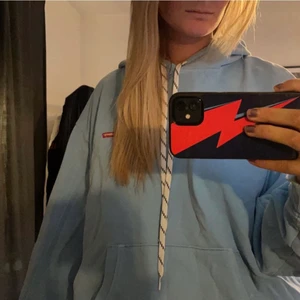Baby blå levis hoodie - Baby blå levis hoodie i mycket bra skick💕