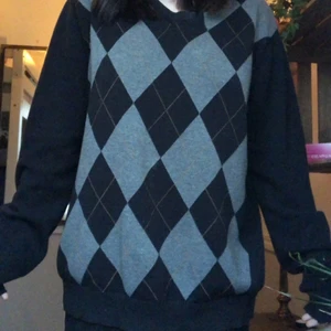 Sweatshirt  - Säljer denna tröja för att den inte kommer till användning längre🥰 