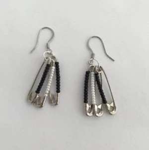 Smycken  - Finns i andra färger och pärlor 