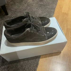 Lanvin skor  - Storlek 6 passar 41 sitter ändå lite stort, bra skicka rikitigt nice skor passar till allt! 