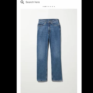 jeans  - säljer dessa populära jeans från weekday i modellen rowe i storlek 27/32 