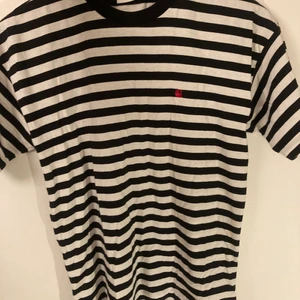 Carhartt t-shirt - Oanvänd, ny T-shirt. Storlek S