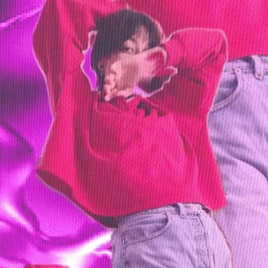 Röd Pike Mjukiströja Pull&Bear - Jätte mysig croppad oversized mjukis tröja med krage från Pull&Bear. Väldigt skön men använder den tyvärr aldrig 💖