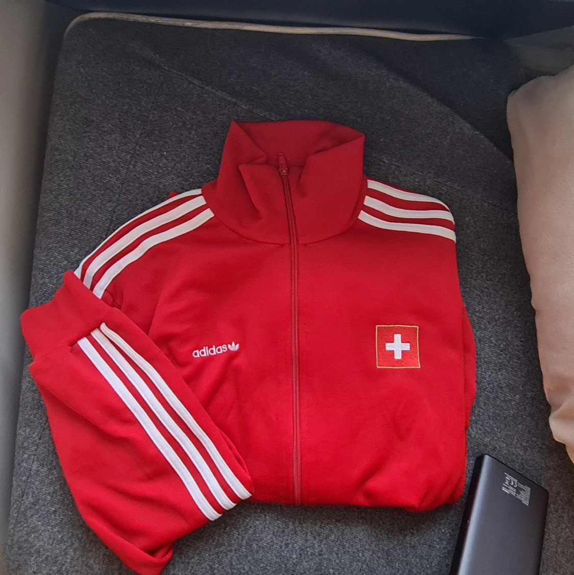 Adidas original retro Schweiz fotbollsjacka.  - 90