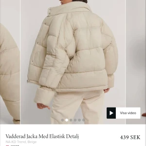 Jacka från NA-KD - beige jacka köpt för inte alls länge sedan, använd sparsamt 
