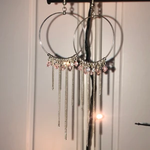 örhängen  - sjukt fina men inte min stil längre🥰 frakt 12kr