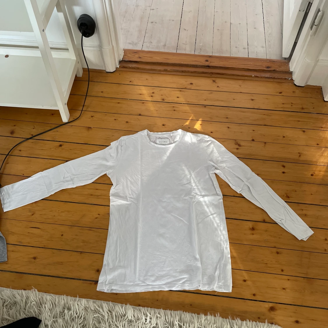 Långarmad vit t-shirt