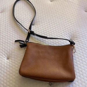 fin väska - fin, gammeldags väska, knappt andvänd