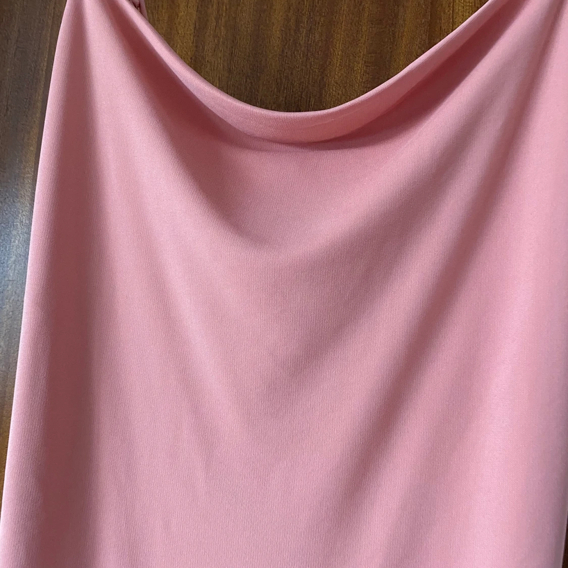 Oanvänd klänning  - 90