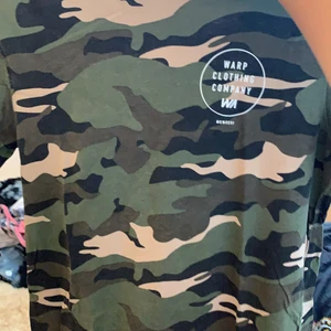 Wass - En grön t-shirt från WASS köpte den för 100 säljer den för 20 