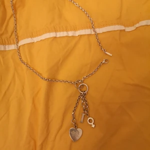 Thomas Sabo - Säljer mitt Thomas SABO halsband med berlocker