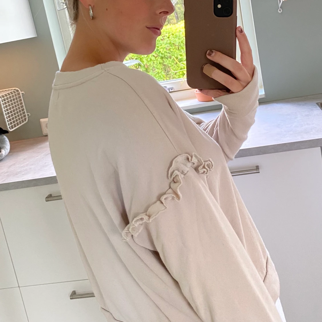 Beige sweatshirt  - 90