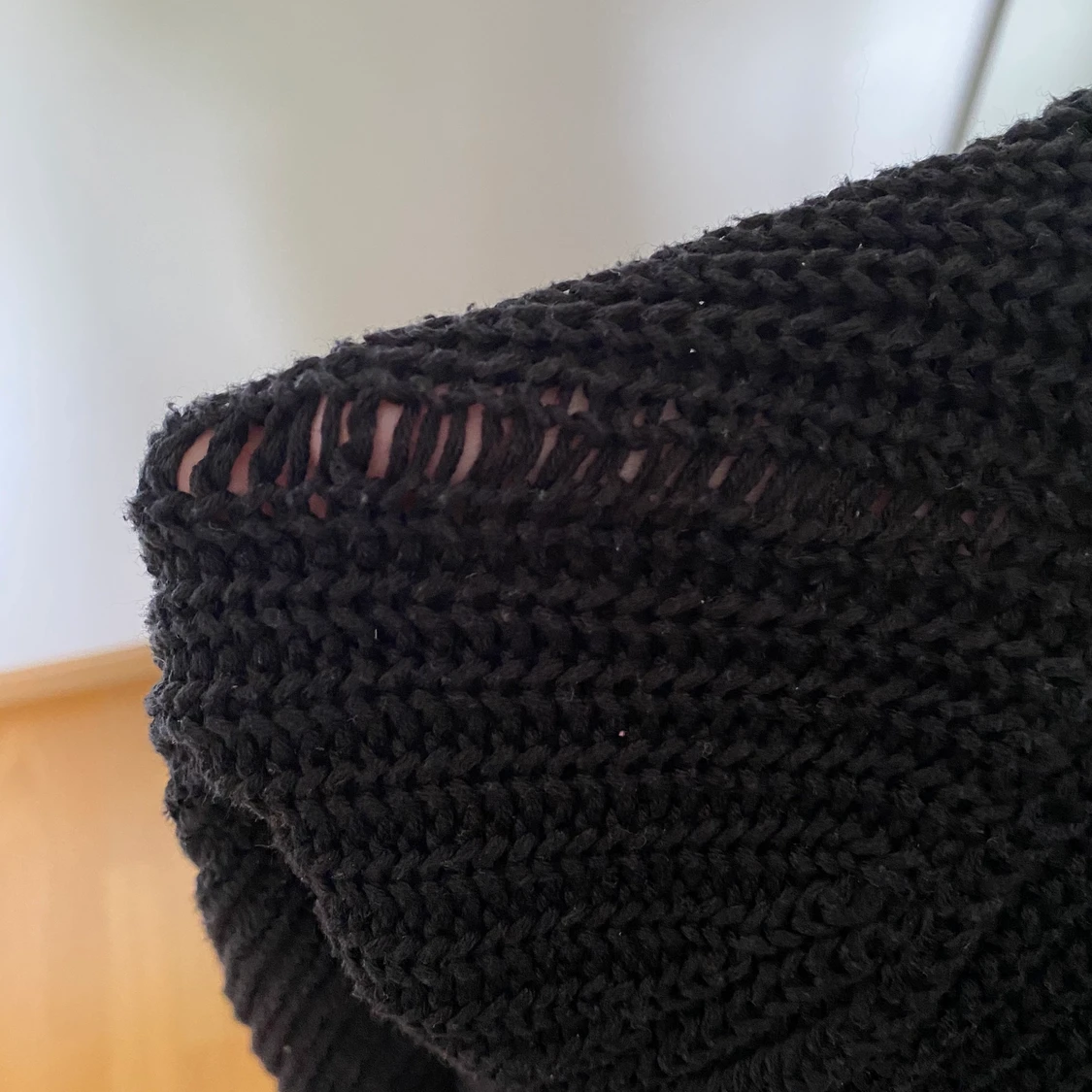 Stickad svart tröja  - 90