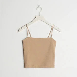 Gina tricot linne  - Säljer detta linnet för 30 kr , köp eller buda ❣️ Köparen står för frakt 😊 kom privat för fler frågor 📦