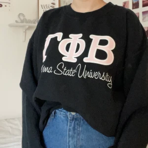 Vintage tröja - Vintage college tröja. Väldigt bra skick. Storlek l/xl😙