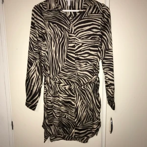 lång skjorta från H&M premium selection ny - lång skjorta från H&M premium selection new