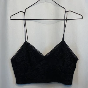 Svart linne - Snyggt svart linne från bikbok! 