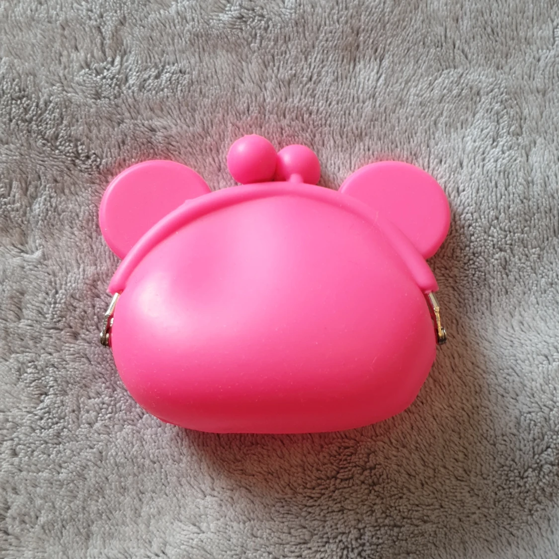 Rosa plånbok med öron i silikon