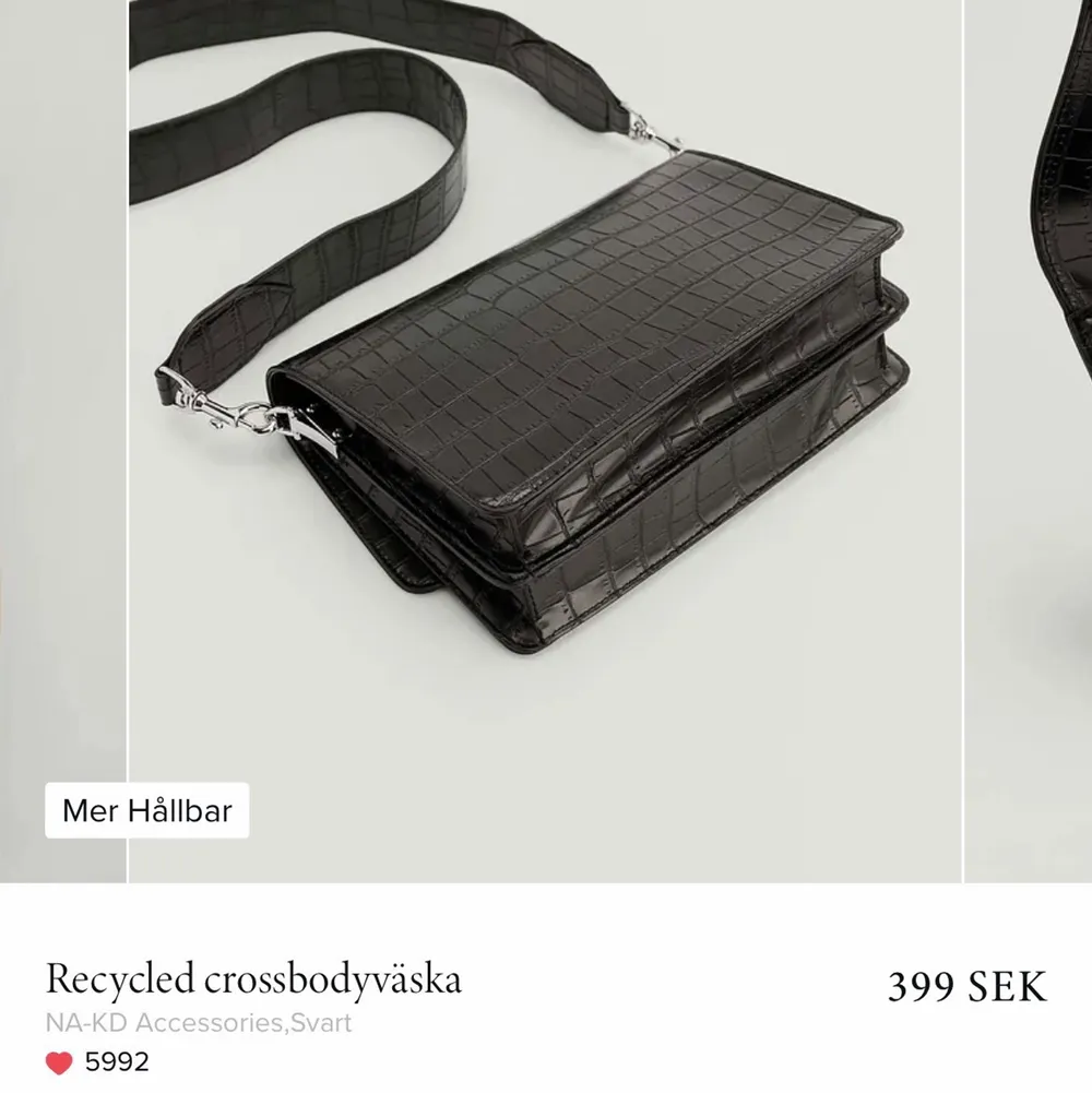 Helt oandvänd svart supersnygg axelväska från NA-KD!! På hemsidan är priset 400kr men jag säljer den för 250kr💞💞 (pris kan alltid diskuteras). Väskor.