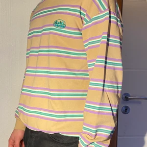 Junkyard multiverse sweater L - Inte använd särskillt mycket. Mycket gott skick. Köpt för ca 800