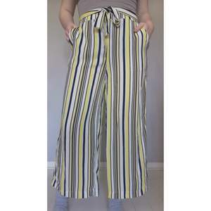 Striped pants that you tie in the waist. 