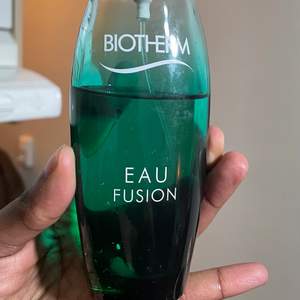 Biotherm eau fusion parfym 100ml cirka 80% kvar. Hämtas i Sthlm eller frakt på 40kr💕