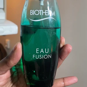 Biotherm eau fusion parfym 100ml - Biotherm eau fusion parfym 100ml cirka 80% kvar. Hämtas i Sthlm eller frakt på 40kr💕