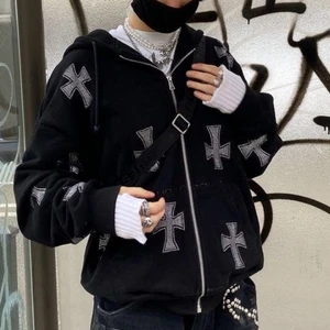 unknown london zip hoodie - Unkown London zip hoodie. Inte exakt som på första bilden men ungefär. Aldrig använd. Buda från 350. Den som budar mest får den. Alla stenarna är kvar. Skriv till mig privat om ni vill ha fler bilder på koftan. ❗️inga oseriösa köpare❗️ skriv endast om du är intresserad utav koftan.