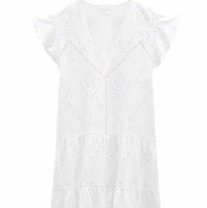 Zara klänning - Jätte fin vit klänning från zara❤️