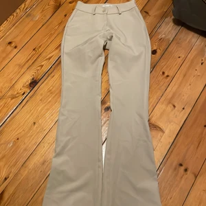 Kostymbyxor  - Beiga byxor bara testade 