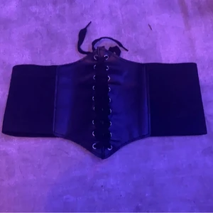 Korsett - ✨Populär korsett✨ säljer igen pga oseriös köpare! 