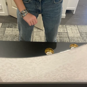 Jeans armband - Ursnyggt dubbelt jeansarmband! Passar till allt och är pricken över i:et till en outfit💙💙Hör av er vid frågor!