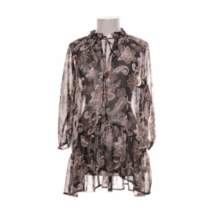 Klänning - Jätte fin kort klänning från Rosebud, säljer pga av att den inte kommer till användning