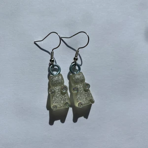 Örhänge  - Silvriga resin gummibjörnar🥰